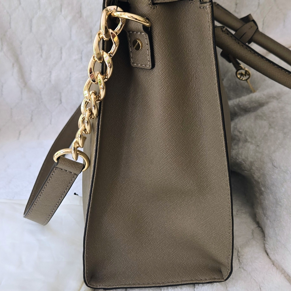 Michael Kors Tan Tote Bag Goldtone  Chain - Picture 2 of 10